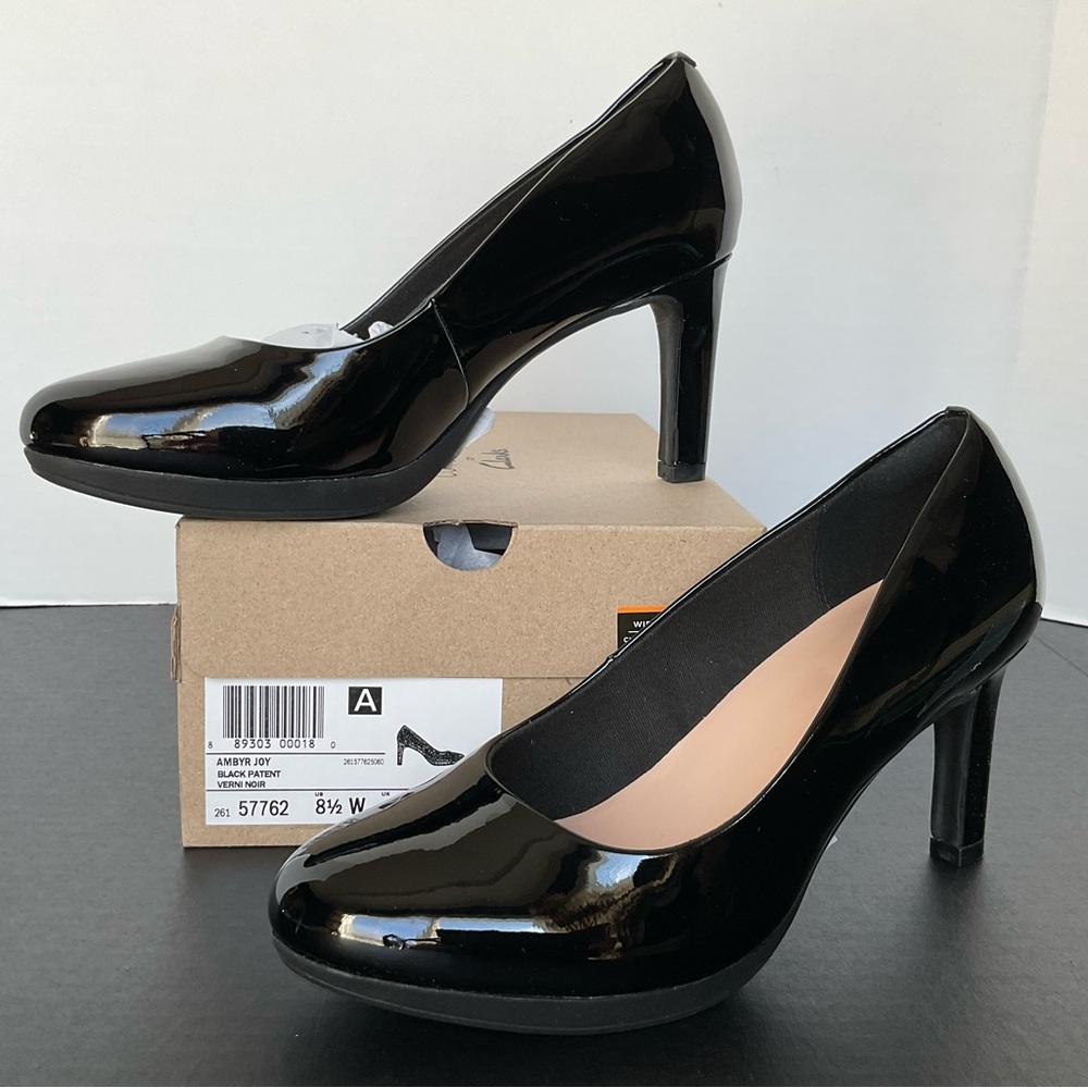 Clarks Amber Joy Black Patent Leather 3.5” Heels Pumps Size 8.5 Wide